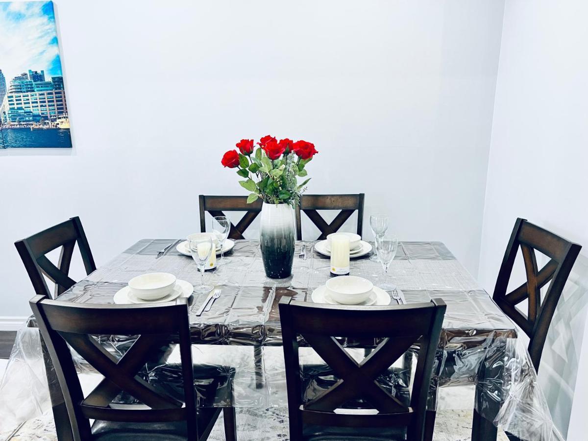 Furnished Family Home Near Toronto - Great Location Game Room - Backyard - Parking & Self Checkin Pickering Eksteriør bilde
